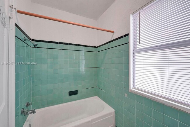 Building Photo - 2811 SW 3rd St