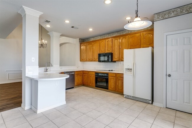 Building Photo - 511 Poplar Ln