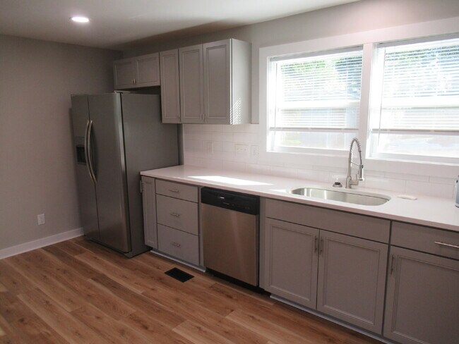 Building Photo - Spacious, Move-In Ready Rental with Modern Updates on the West Side of Lincolnton!