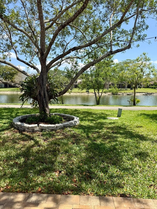 Building Photo - 22454 Cypress Wood Ln