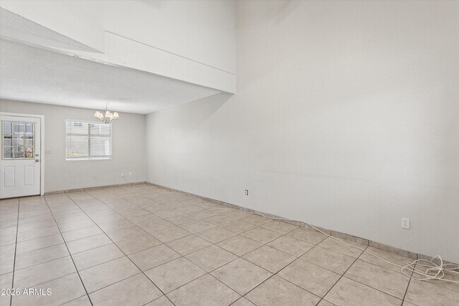 Building Photo - 407 E Pecan Rd