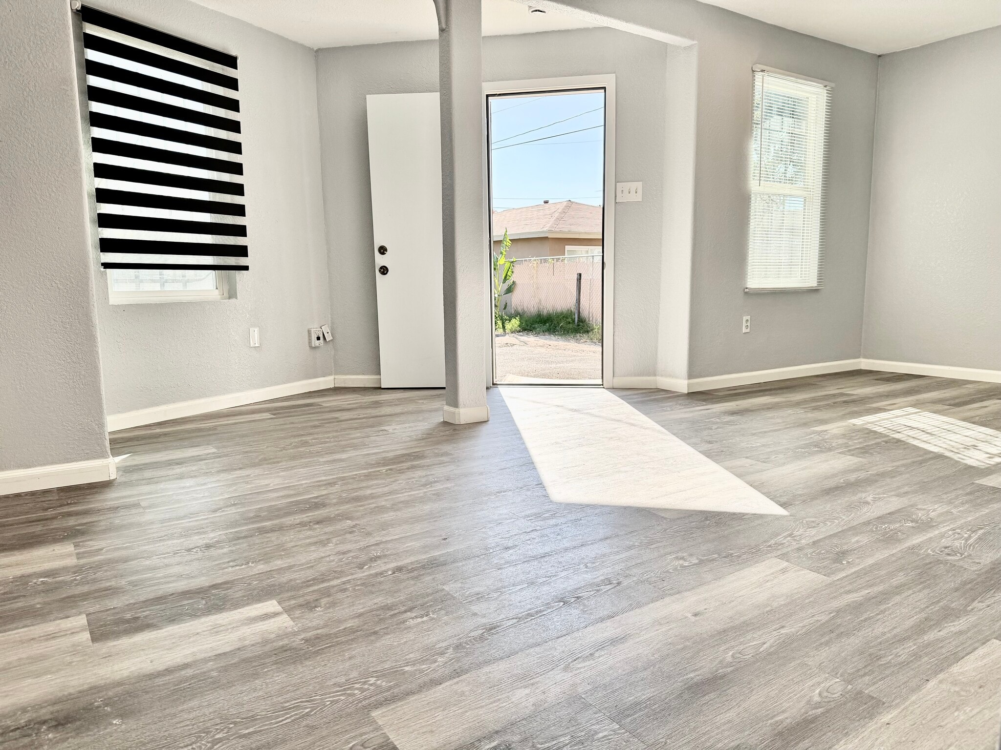 Building Photo - 4225 8th Ave