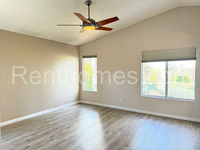 Building Photo - 10886 Caminito Colorado