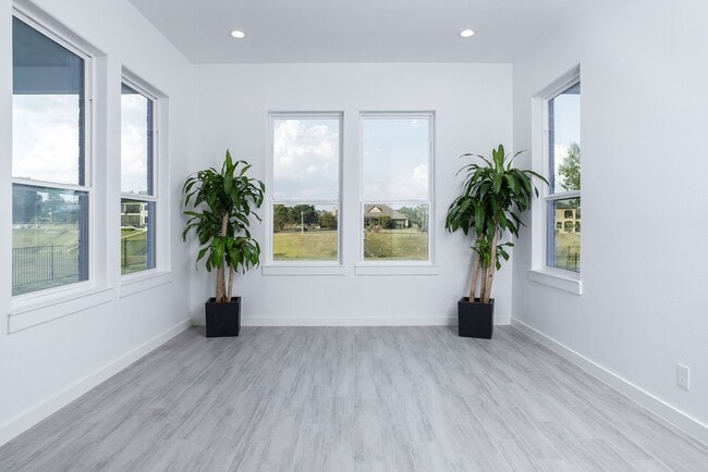 Building Photo - 18863 Serene Water Dr