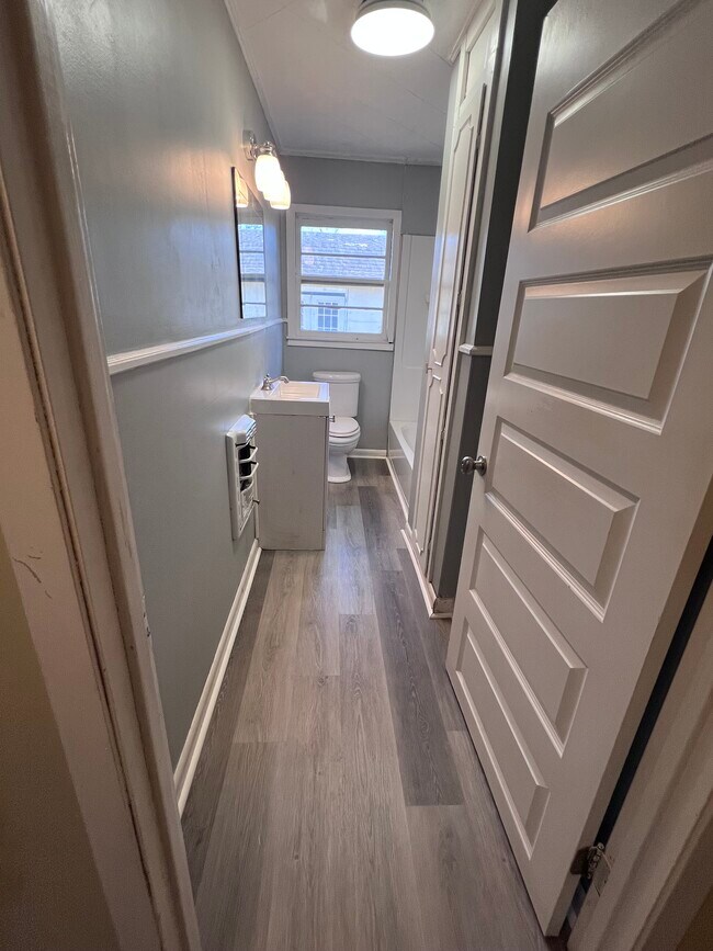 Building Photo - 149 Sylvia St