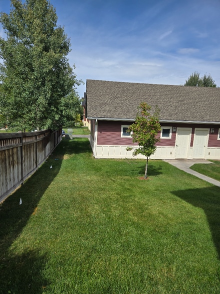 Building Photo - 4281 W Babcock St