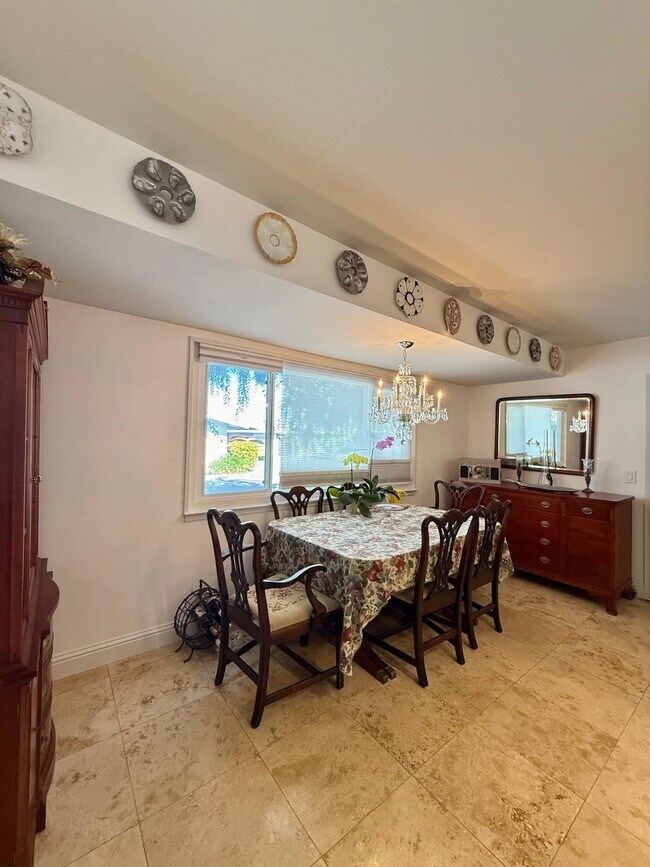Building Photo - 39 Porto Bello Dr