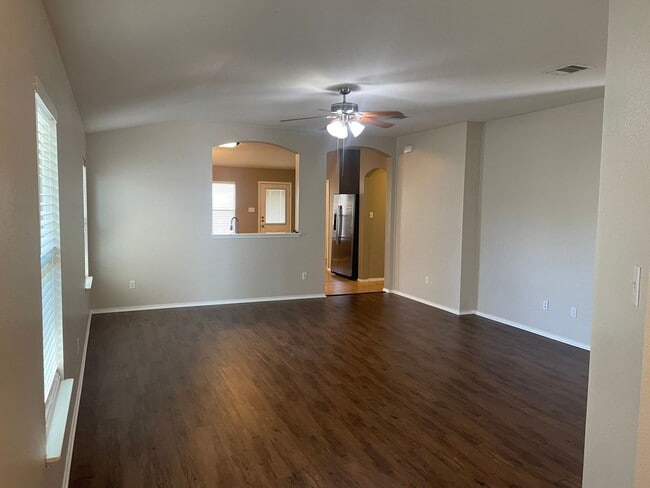 Building Photo - 3 BEDROOM, BELTON ISD