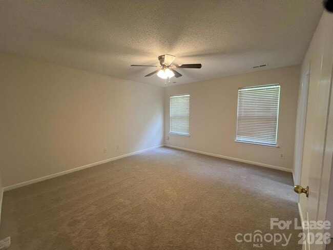 Building Photo - 176 English Hills Dr