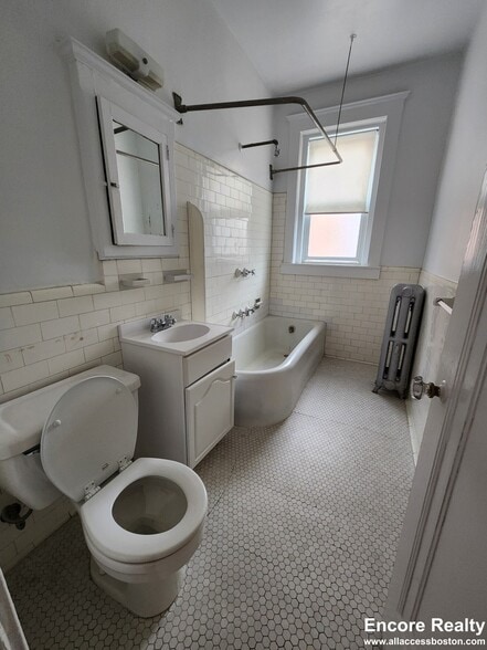 Building Photo - 85 Winchester St