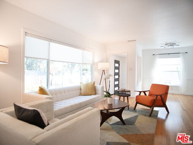 Building Photo - 6413 White Oak Ave