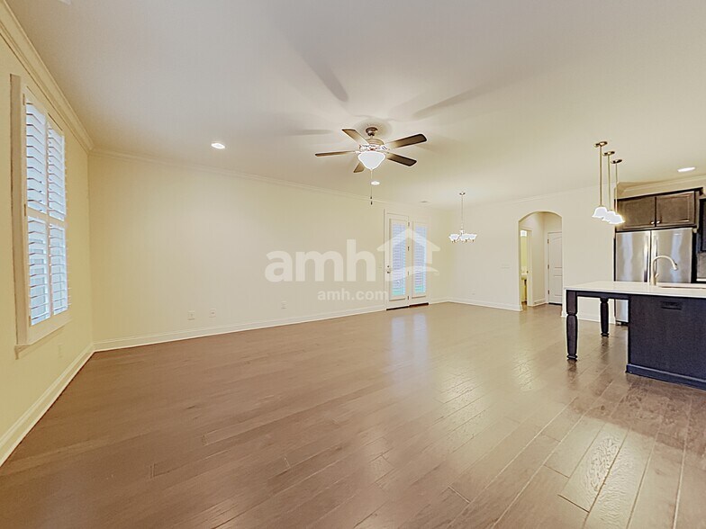 Building Photo - 124 Benjamin Ln