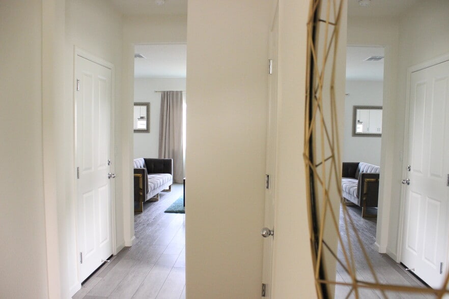 Building Photo - 3740 Cedargate Way