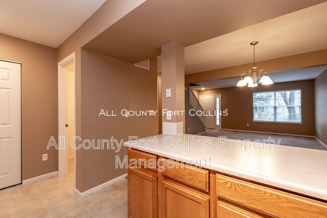 Building Photo - 4521 Starflower Dr