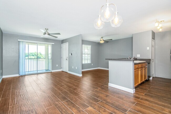 Building Photo - 214 Lake Parsons Grn