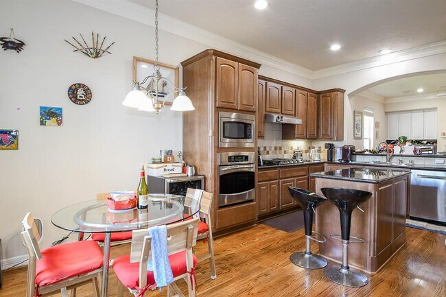 Building Photo - 7608 Janak Dr