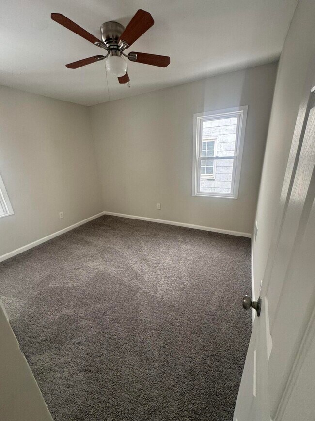 Building Photo - 15827 Tracey St