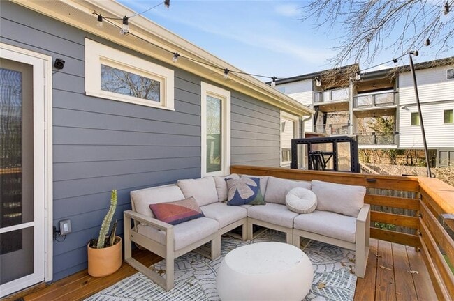 Building Photo - 1030 Kirkwood Ave SE