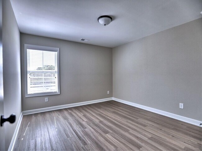Building Photo - 3355 Verdi Ln