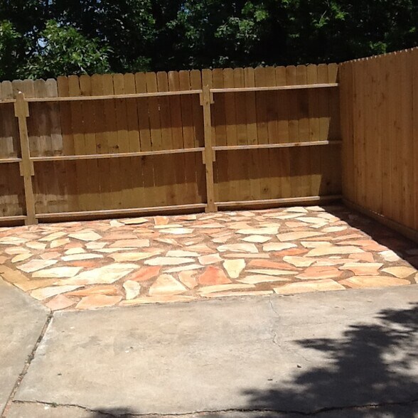 Beautiful stone patio. - 429 W 2nd St