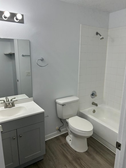 Building Photo - 363 Caribbean Dr