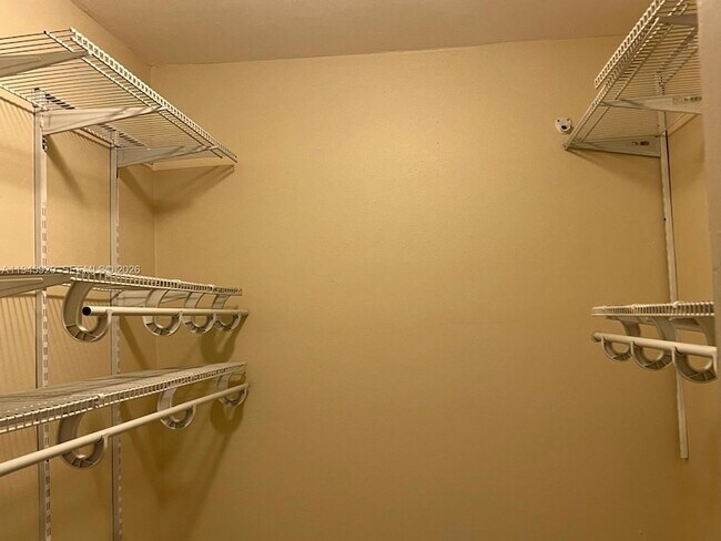 Building Photo - 10801 SW 109th Ct