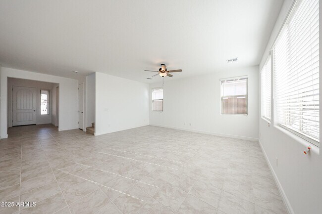 Building Photo - 14759 W Cottontail Ln