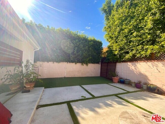 Building Photo - 4071 Sawtelle Blvd