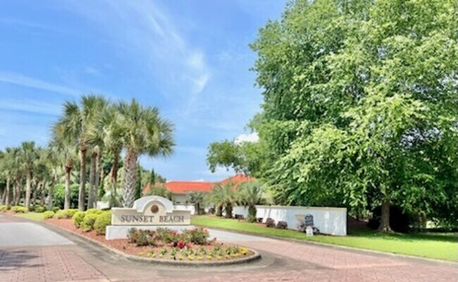 Building Photo - 4321 Sunset Beach Blvd