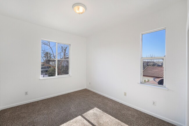 Building Photo - 6717 Sao Tiago Way