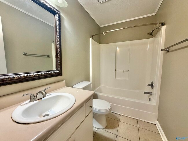 Building Photo - 105 Sugarwood Ct