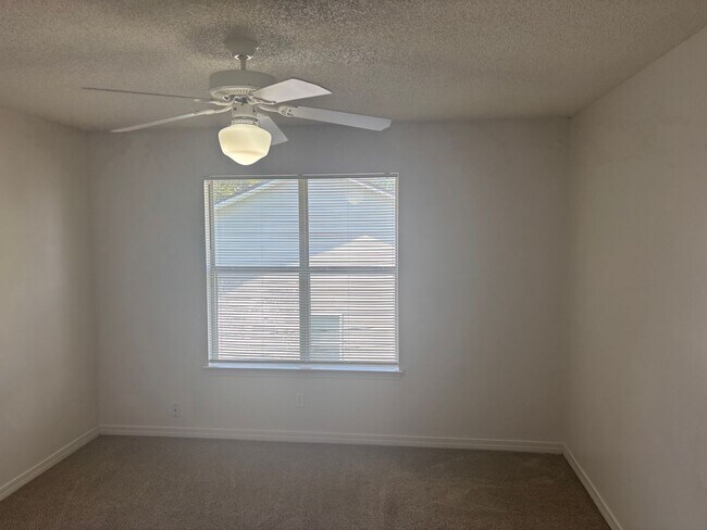 Building Photo - 567 Florosa Ct