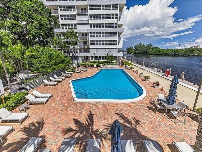 Building Photo - 1170 N Federal Hwy