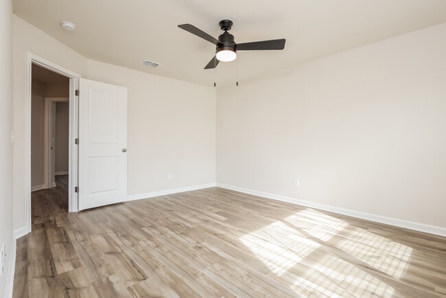 Building Photo - 459 Navona Dr