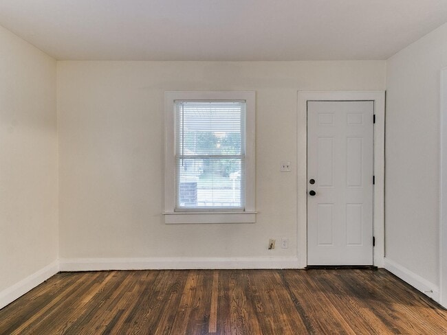 Building Photo - 3 Bedroom 1 Bath home in Shawnee!