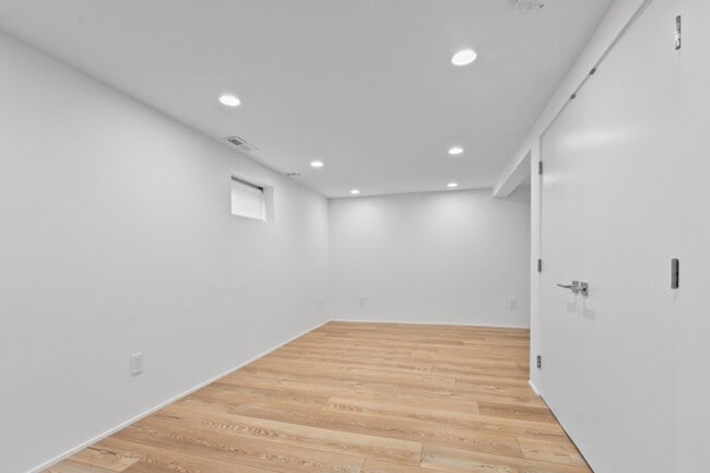 Building Photo - 4Bd/3Ba Seattle House