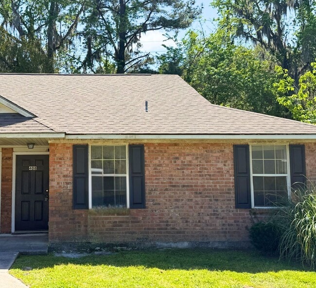 Building Photo - 2/2 with landscaping included