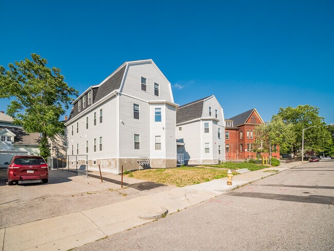 Building Photo - 7 Lowell St