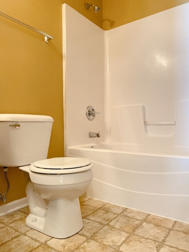Building Photo - Beautiful 3 bed, 2 bath house at $2095 *PR...