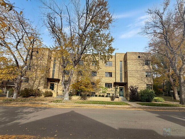 Primary Photo - $0 DEPOSIT OPTION. CHARMING VINTAGE 1 BEDR...