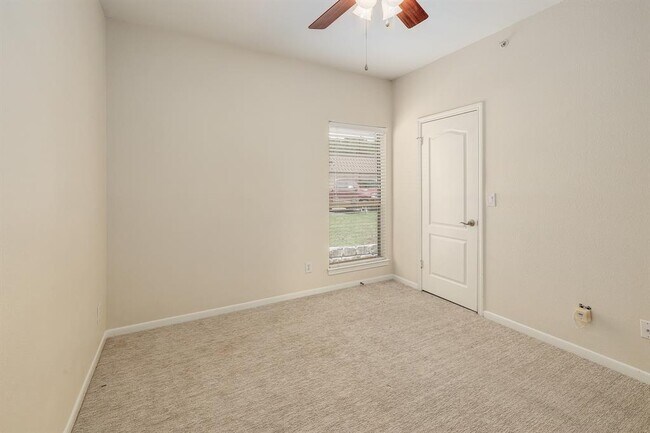 Building Photo - 6000 Shepherd Mountain Cove