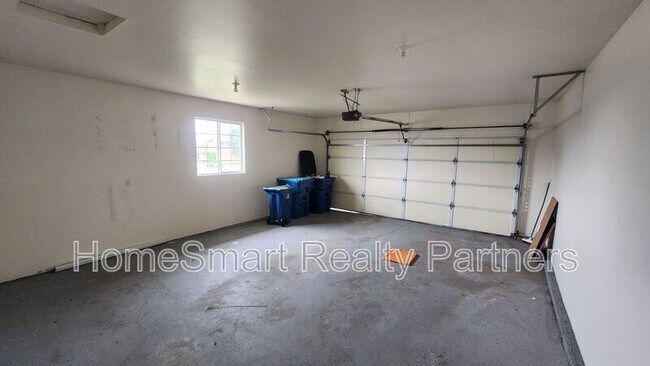 Building Photo - 203 W Coal Creek Dr