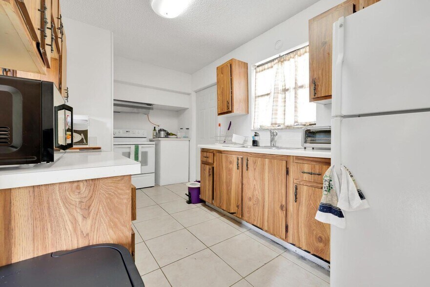 Building Photo - 3774 92nd Ln N