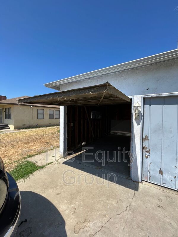 Building Photo - 515 N M St