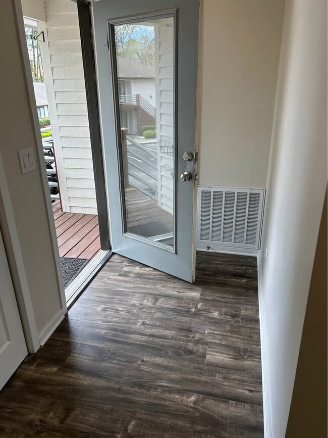 Building Photo - 1507 Military Cutoff Rd