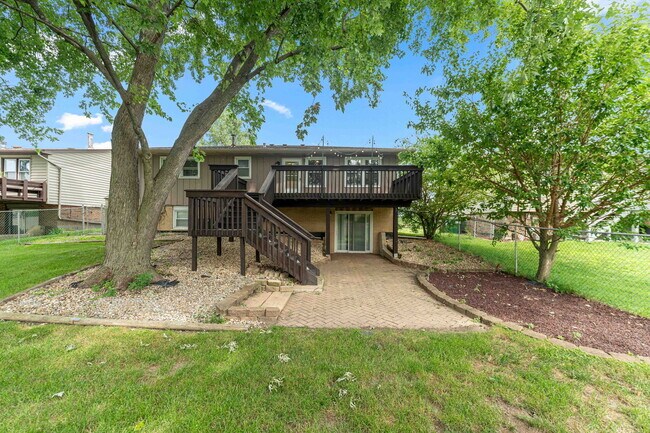 Building Photo - 15954 Ozark Ave