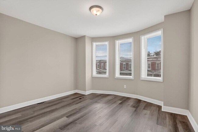 Building Photo - 2942 Arunah Ave