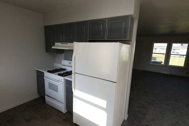 Building Photo - Nice, Recently Renovated 2-Bedroom Duplex ...