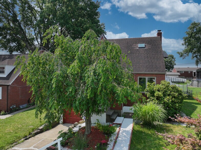 Building Photo - 445 Jenne Dr