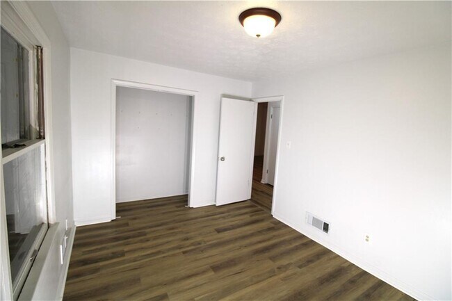 Building Photo - 1485 Scenic Hwy N